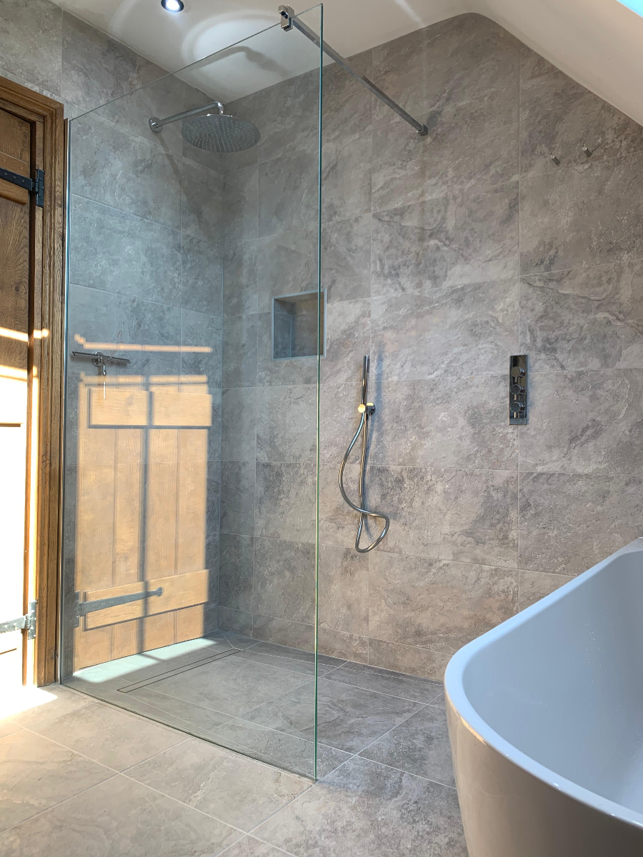 Luxury Wet Room with Bathtub in Worthing